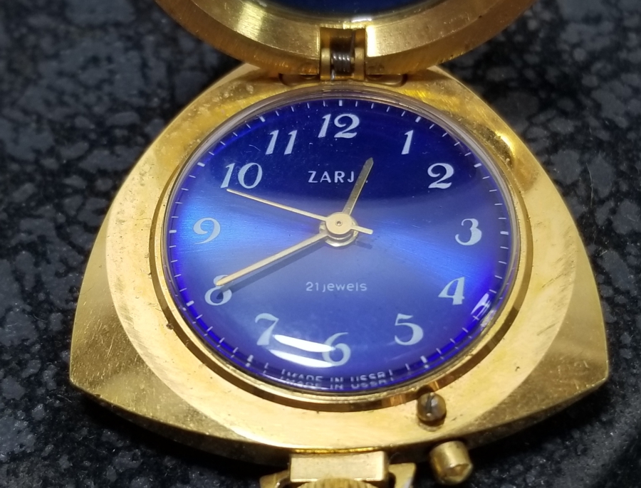 SOVYET RUSYA YAPIMI ALTIN KAPLAMA KURMALI KOLYE SAAT