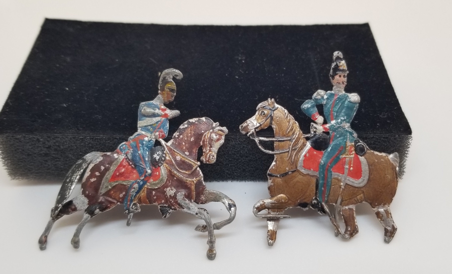 İKİ ADET EL BOYAMA ANTİKA KURŞUN ASKER