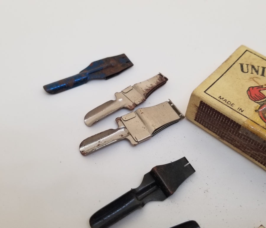 ORİJİNAL KUTUSUNDA ANTİKA DİVİT LOTU