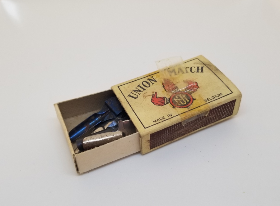 ORİJİNAL KUTUSUNDA ANTİKA DİVİT LOTU