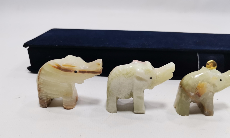 ORİJİNAL KUTUSUNDA UZAKDOĞU YAPIMI ŞANS FİLİ TAKIMI