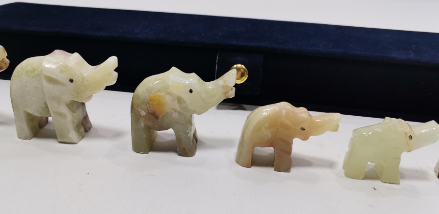 ORİJİNAL KUTUSUNDA UZAKDOĞU YAPIMI ŞANS FİLİ TAKIMI