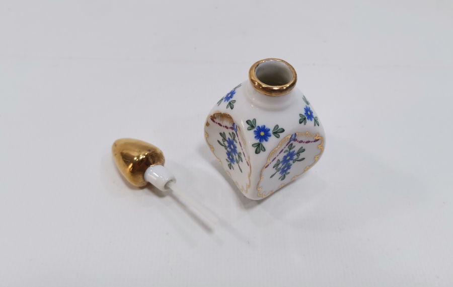 ÜZERİ ALTIN VARAKLI ANTİKA PORSELEN LİMOGE KOKULUK