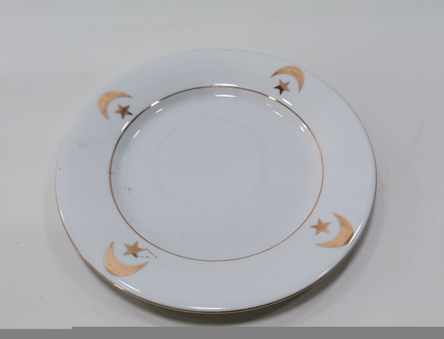 ÜZERİ AY YILDIZ FİGÜRLÜ OSMANLI DÖNEMİ PORSELEN TABAK