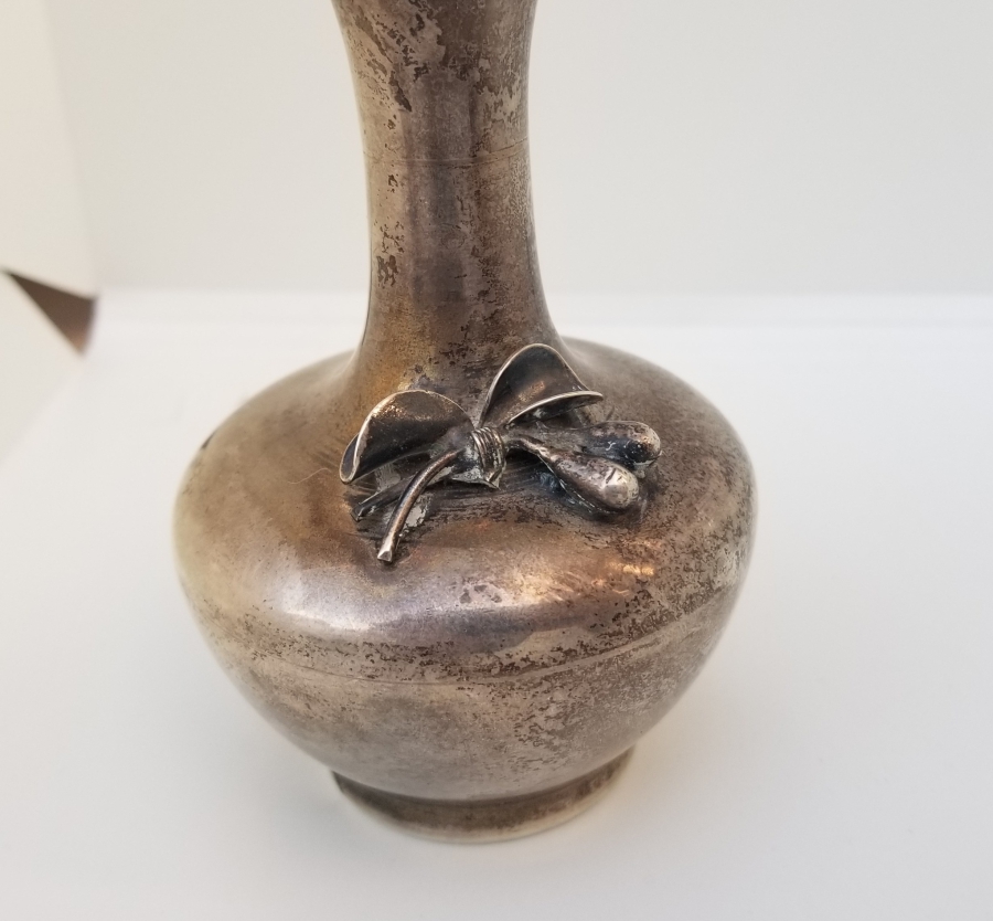 KABARTMA İŞÇİLİKLİ ANTİKA GÜMÜŞ VAZO - LALEDAN