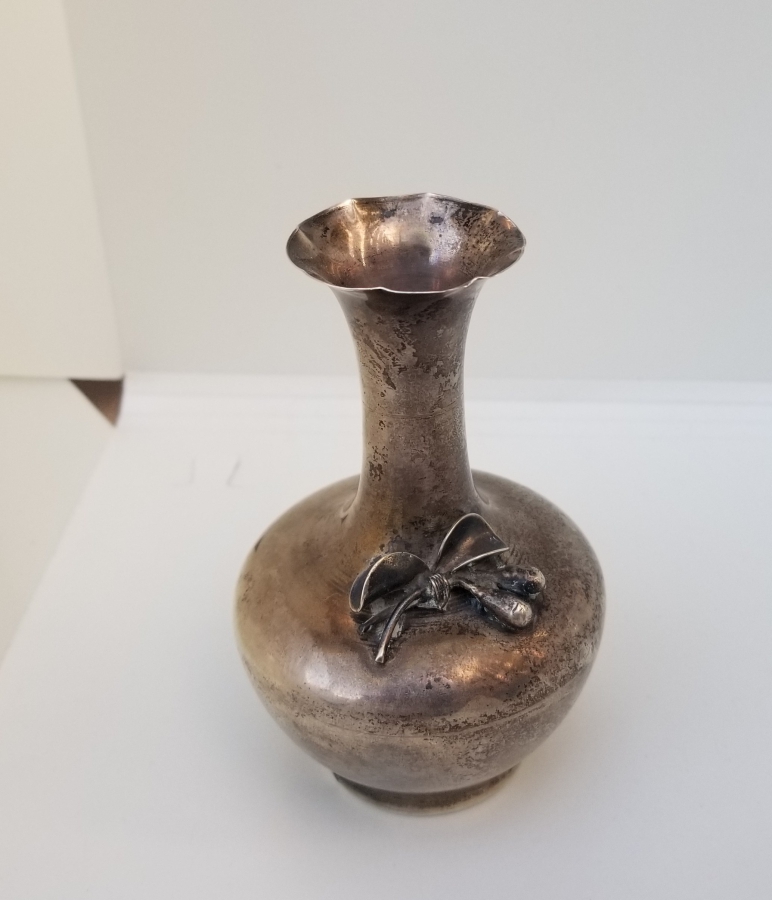 KABARTMA İŞÇİLİKLİ ANTİKA GÜMÜŞ VAZO - LALEDAN