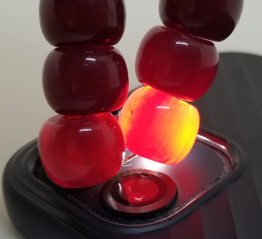 OSMANLI DÖNEMİ İÇLERİ HARELİ SIKMA KEHRİBAR TESPİH TANELERİ