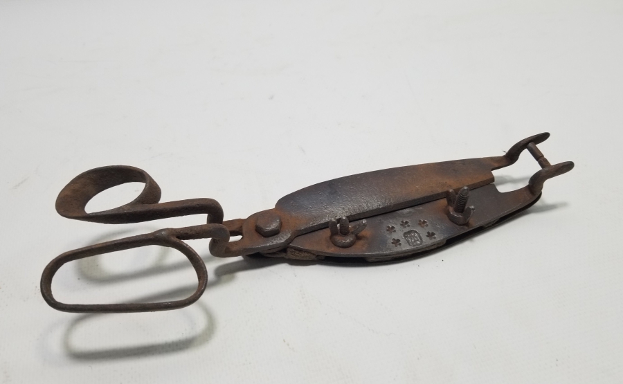 ÜZERİ USTA DAMGALI OSMANLI DÖNEMİ HEREKE YAPIMI HALI MAKASI