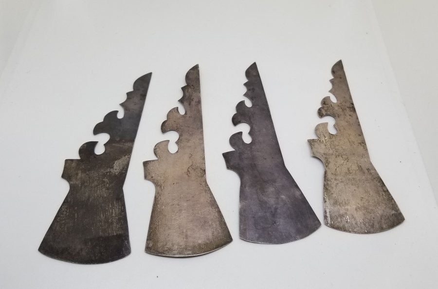 OSMANLI DÖNEMİ TESTERE İŞÇİLİKLİ GÜMÜŞ İNCİL KAPAK APLİKLERİ