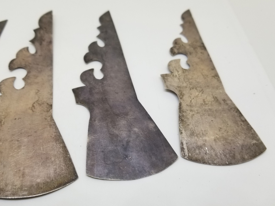 OSMANLI DÖNEMİ TESTERE İŞÇİLİKLİ GÜMÜŞ İNCİL KAPAK APLİKLERİ