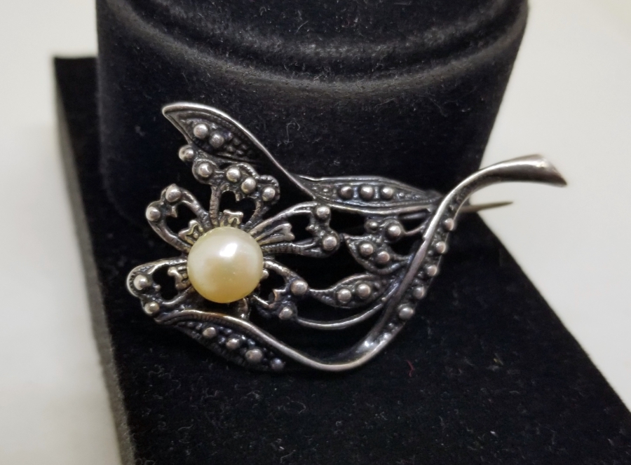 İNCİLİ GÜMÜŞ BROŞ