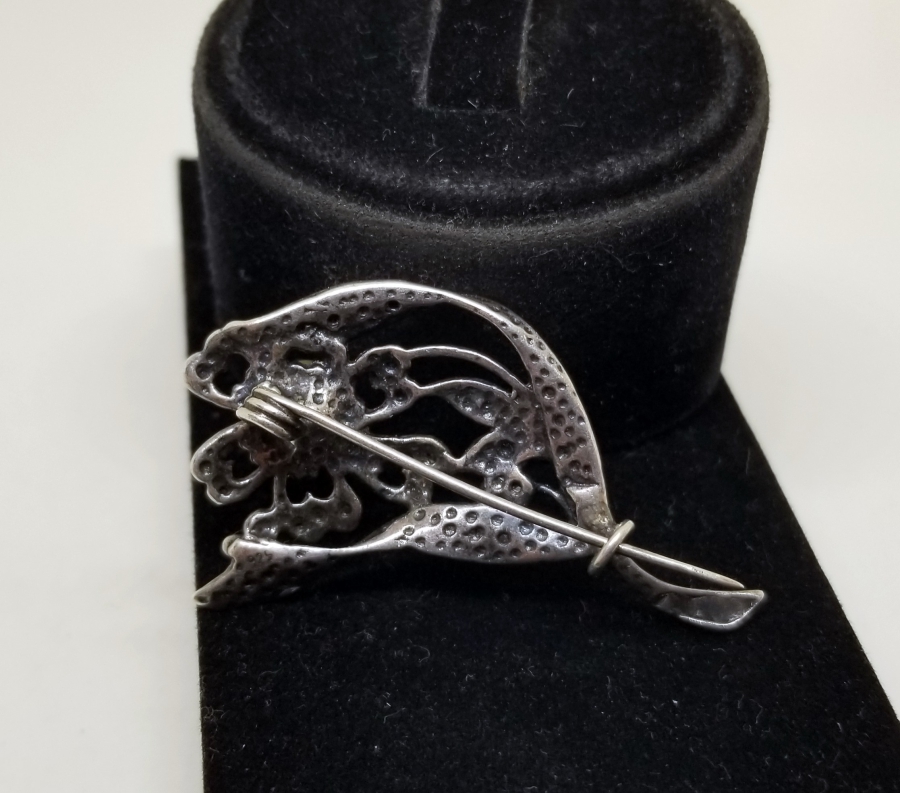 İNCİLİ GÜMÜŞ BROŞ