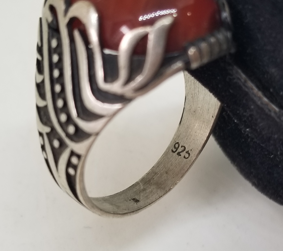 KABARTMA İŞÇİLİKLİ AKİK TAŞLI GÜMÜŞ YÜZÜK