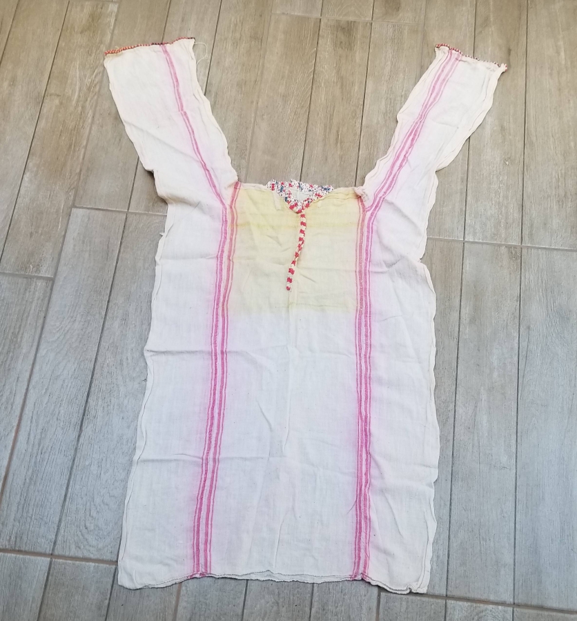 YAKASI VE KOLLARI İŞLEMELİ OSMANLI DÖNEMİ İPEKLİ GELİN İÇLİĞİ