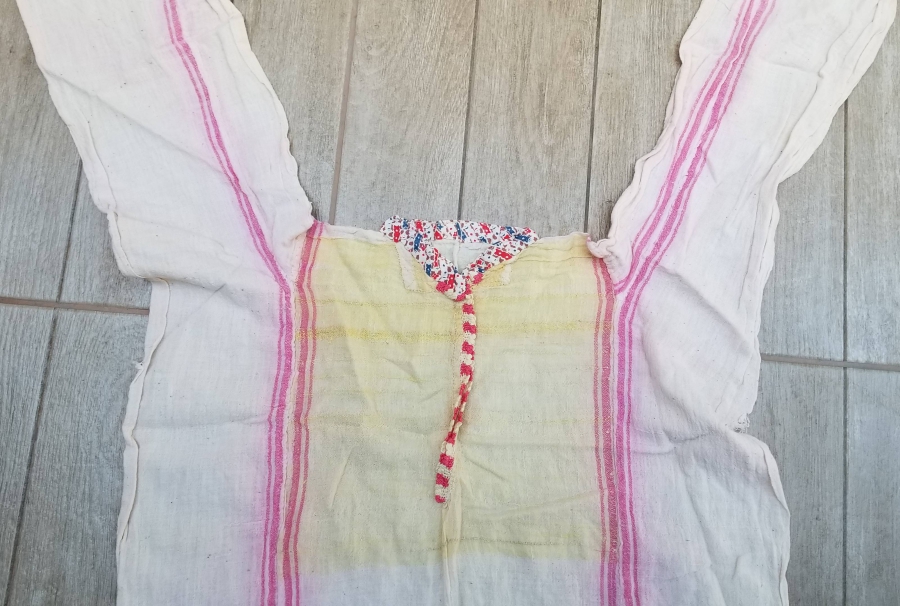 YAKASI VE KOLLARI İŞLEMELİ OSMANLI DÖNEMİ İPEKLİ GELİN İÇLİĞİ