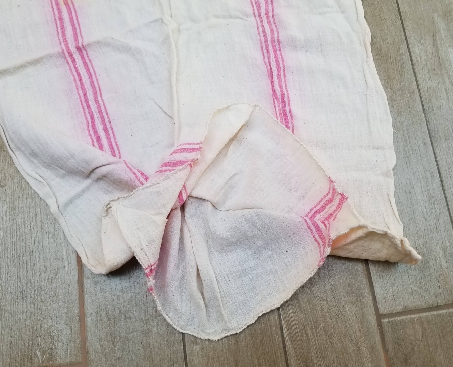 YAKASI VE KOLLARI İŞLEMELİ OSMANLI DÖNEMİ İPEKLİ GELİN İÇLİĞİ