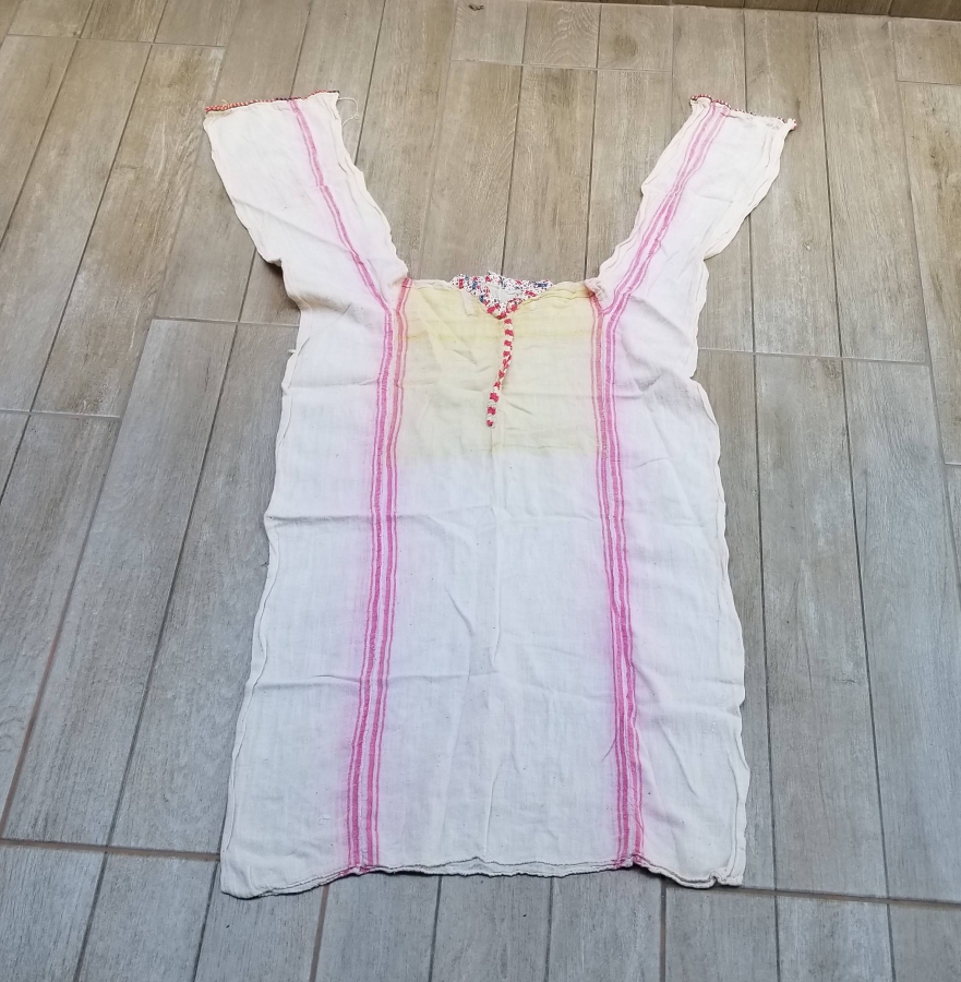 YAKASI VE KOLLARI İŞLEMELİ OSMANLI DÖNEMİ İPEKLİ GELİN İÇLİĞİ