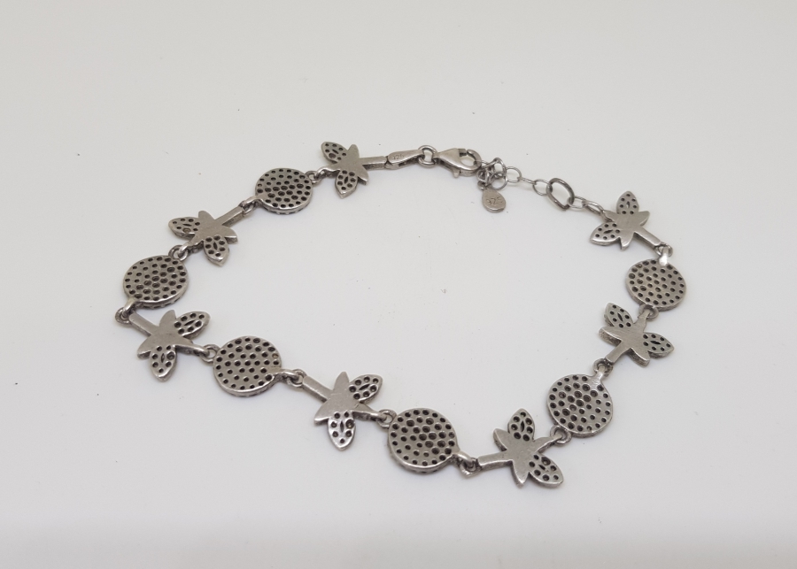 KELEBEKLİ VE NAZAR BONCUKLU GÜMÜŞ BİLEKLİK