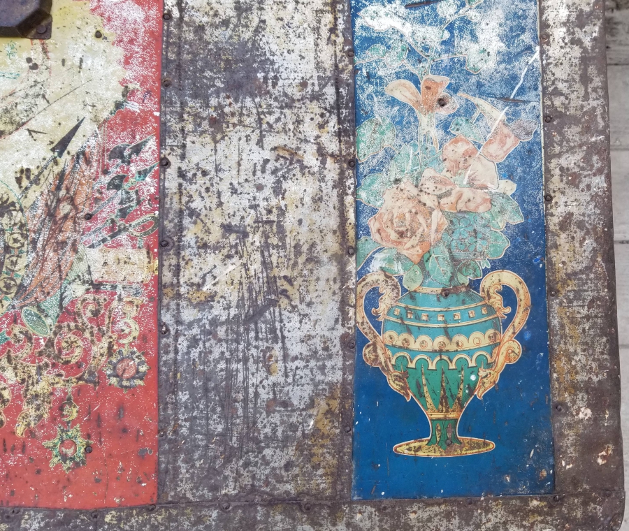 ÜZERİNDE OSMANLI DEVLET ARMASI BULUNAN OSMANLI DÖNEMİ NADİR ÇEYİZ SANDIĞI