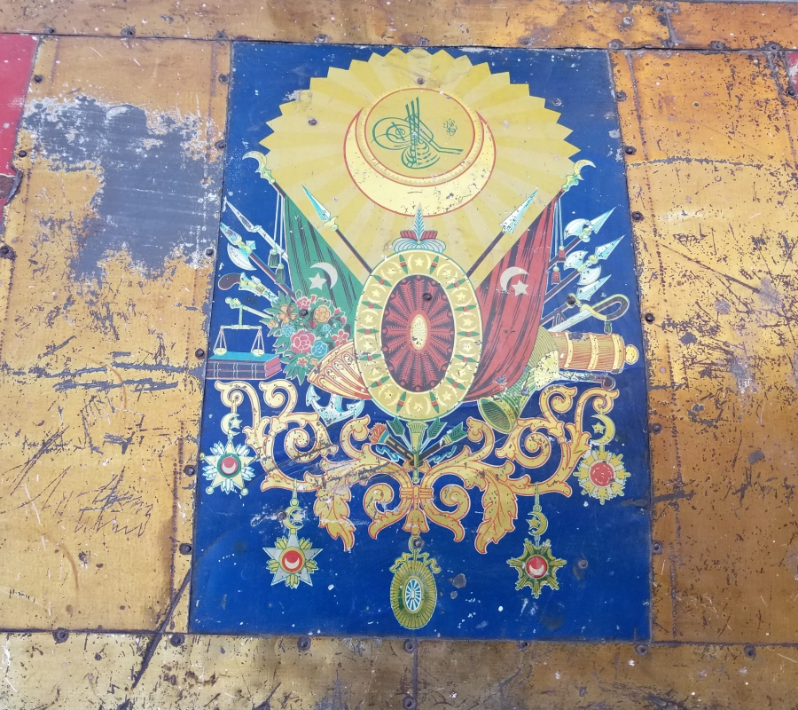 ÜZERİNDE OSMANLI DEVLET ARMASI BULUNAN OSMANLI DÖNEMİ NADİR ÇEYİZ SANDIĞI