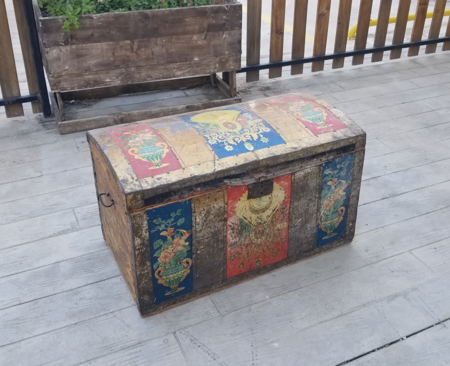 ÜZERİNDE OSMANLI DEVLET ARMASI BULUNAN OSMANLI DÖNEMİ NADİR ÇEYİZ SANDIĞI