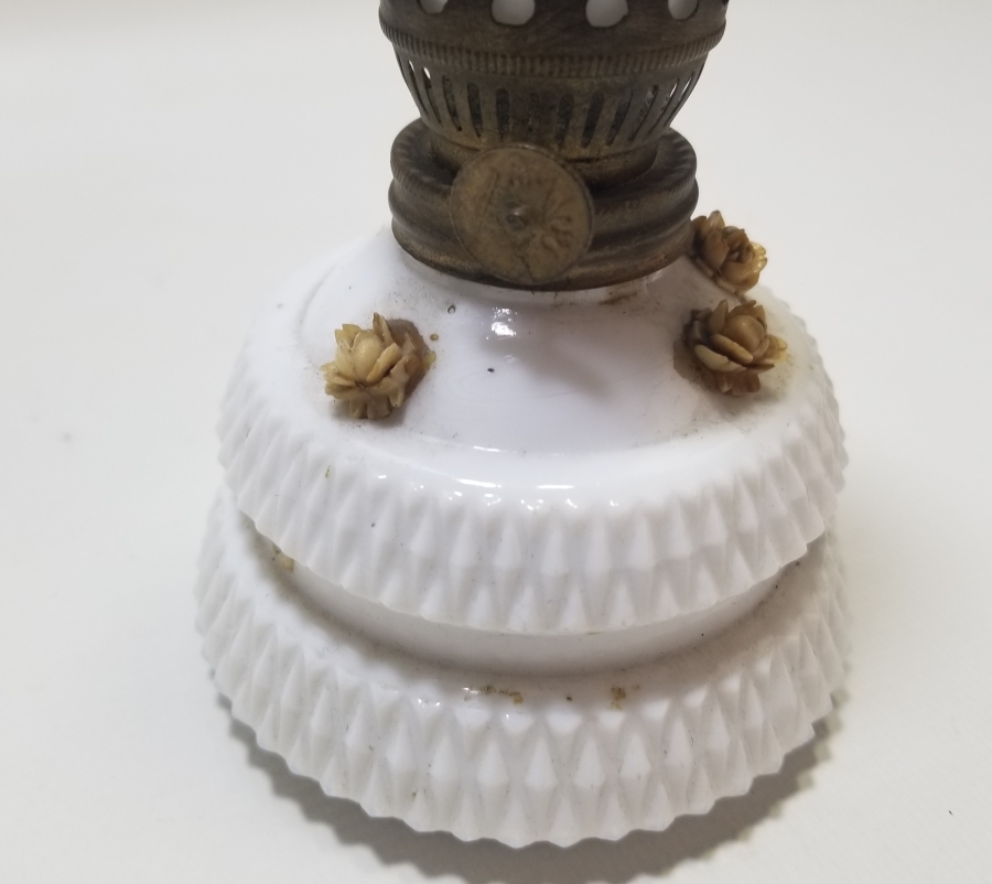 OSMANLI DÖNEMİ NADİR ORİJİNAL BACASIYLA TAŞ OPALİN GAZ LAMBASI