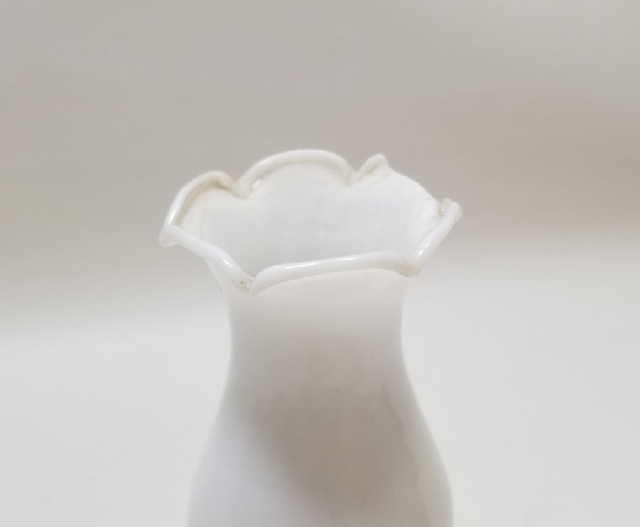 OSMANLI DÖNEMİ NADİR ORİJİNAL BACASIYLA TAŞ OPALİN GAZ LAMBASI