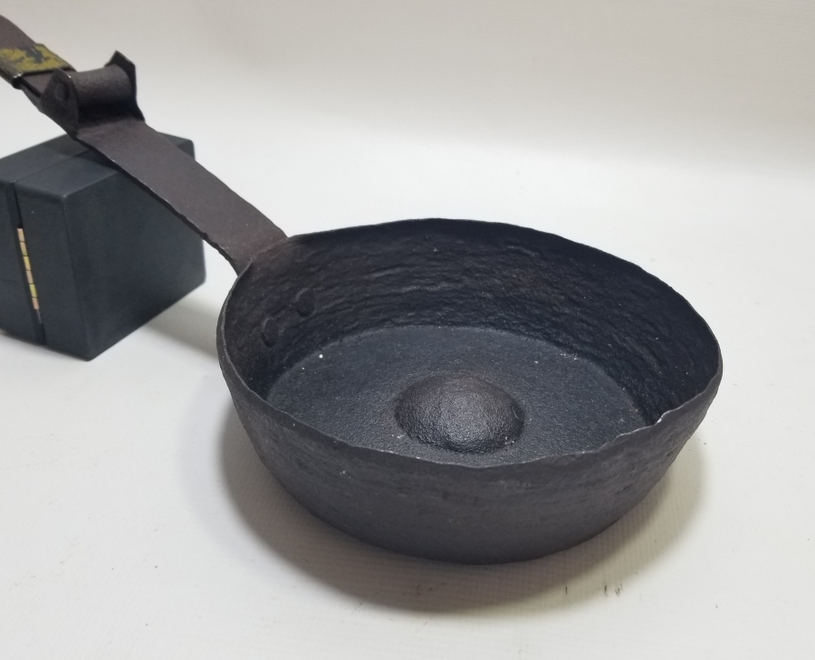 ORİJİNAL KARIŞTIRICISIYLA OSMANLI DÖNEMİ NADİR KAHVE KAVURMA TAVASI