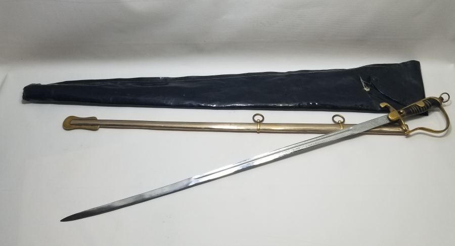 ORİJİNAL ÇANTASINDA BOYNUZ SAPLI ANTİKA SUBAY KILICI