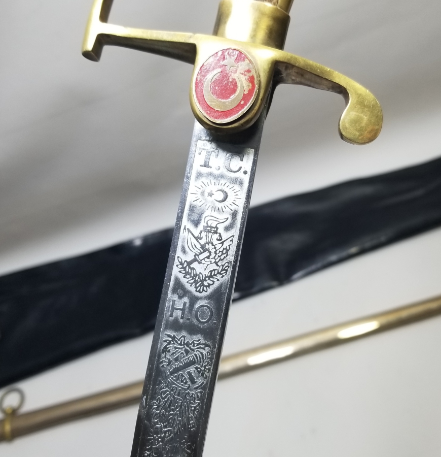 ORİJİNAL ÇANTASINDA BOYNUZ SAPLI ANTİKA SUBAY KILICI