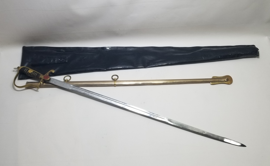 ORİJİNAL ÇANTASINDA BOYNUZ SAPLI ANTİKA SUBAY KILICI