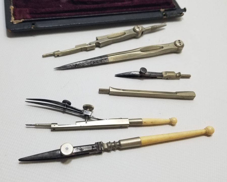 ORİJİNAL KUTUSUNDA ARON PROFETTA & FILS CONSTANTINOPLE YAZILI OSMANLI DÖNEMİ KEMİK SAPLI MÜHENDİS TAKIMI