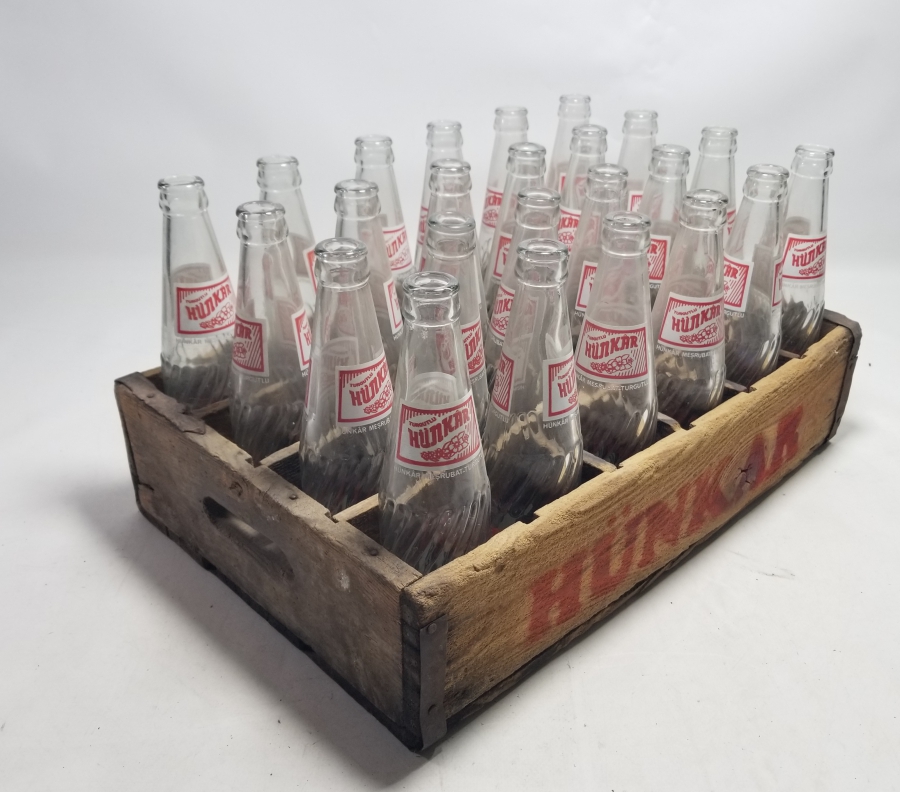 ANTİKA KASASINDA HÜNKAR GAZOZ ŞİŞELERİ LOTU