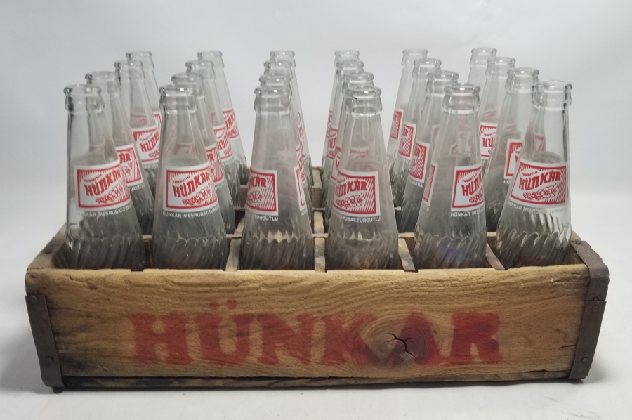 ANTİKA KASASINDA HÜNKAR GAZOZ ŞİŞELERİ LOTU