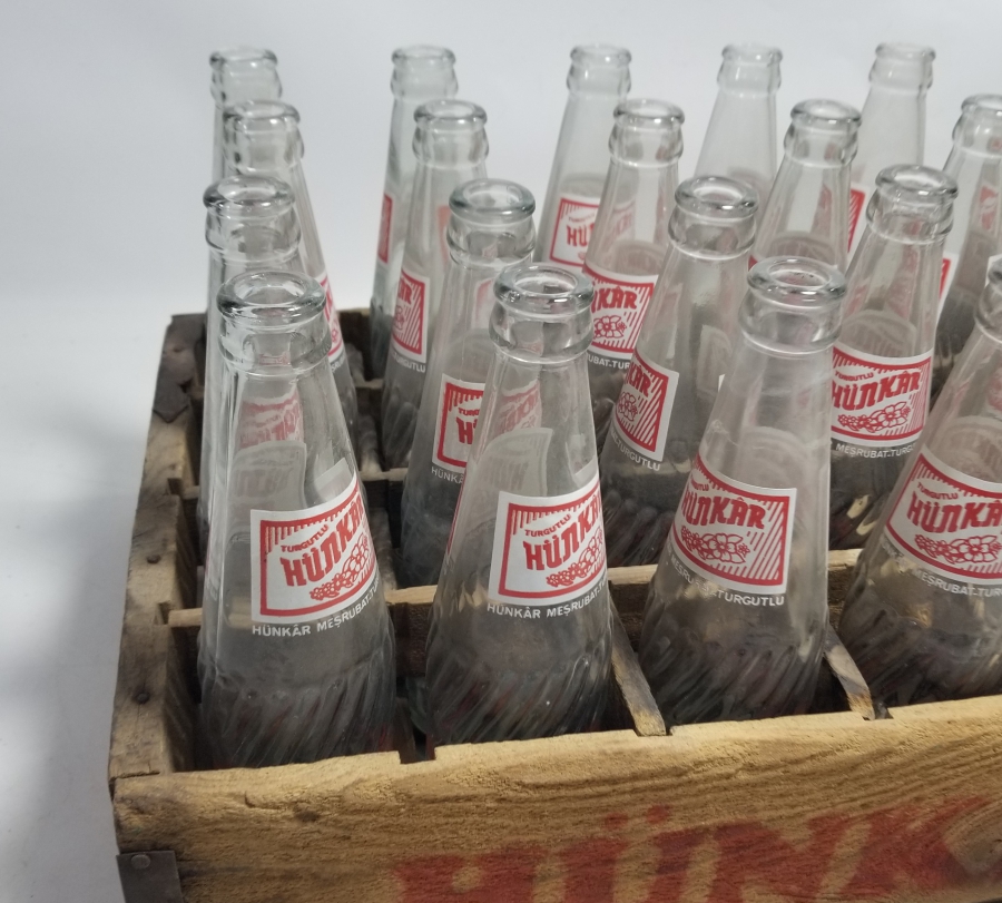 ANTİKA KASASINDA HÜNKAR GAZOZ ŞİŞELERİ LOTU