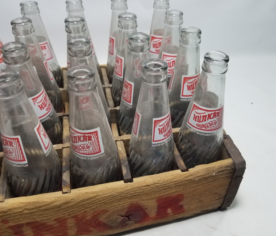 ANTİKA KASASINDA HÜNKAR GAZOZ ŞİŞELERİ LOTU