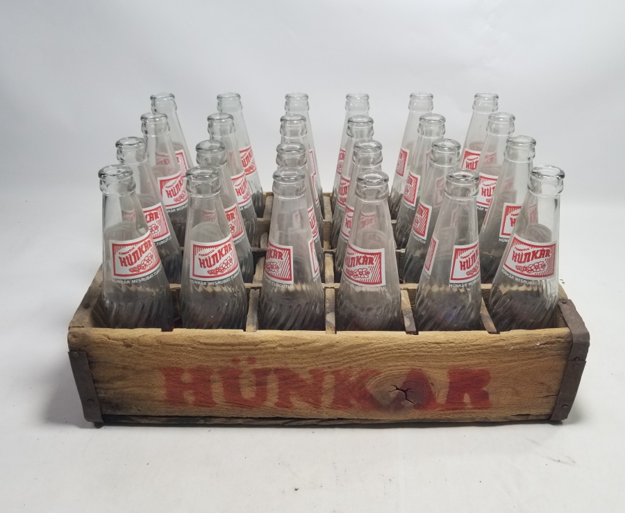 ANTİKA KASASINDA HÜNKAR GAZOZ ŞİŞELERİ LOTU