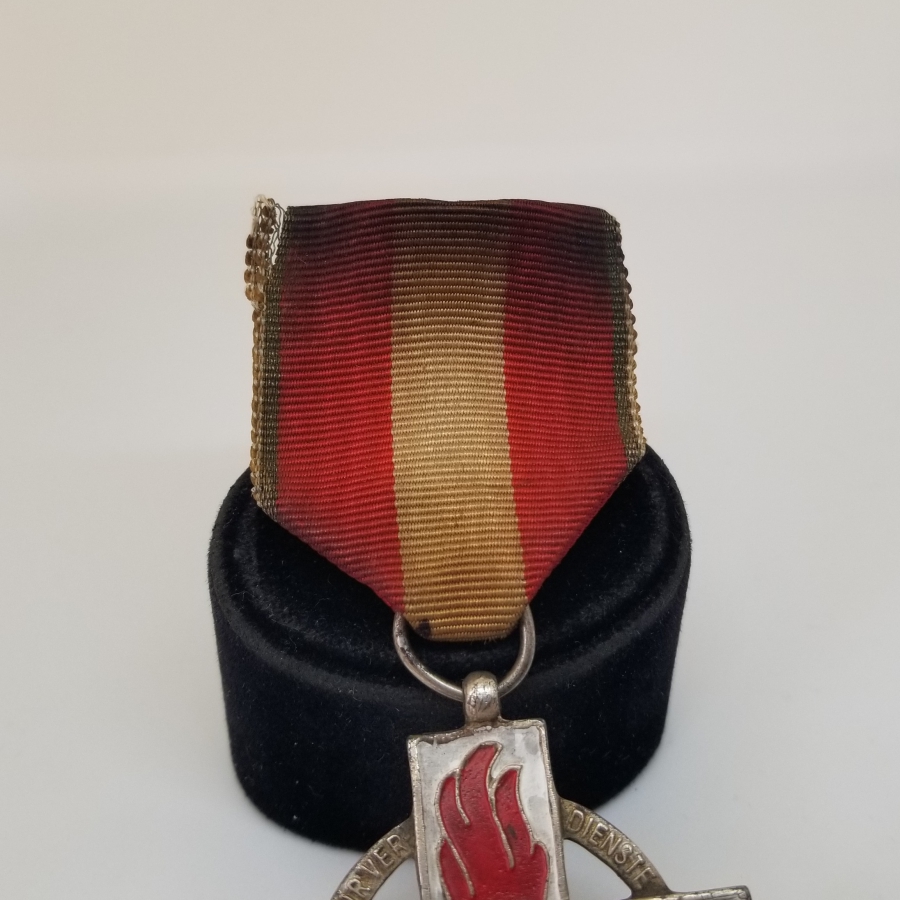 ORİJİNAL KURDELASIYLA İTFAİYECİ BİRLİĞİ MİNELİ NADİR NAZİ GÜMÜŞ MADALYA