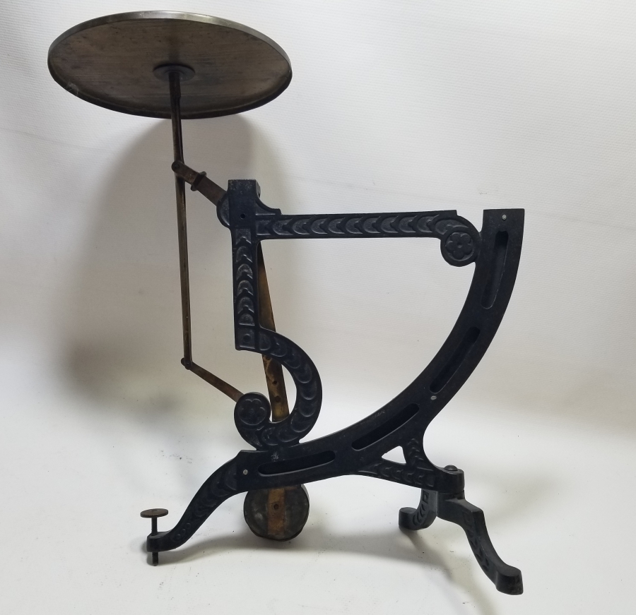 EMAYE KADRANLI ANTİKA DEV BOY POSTA TERAZİSİ