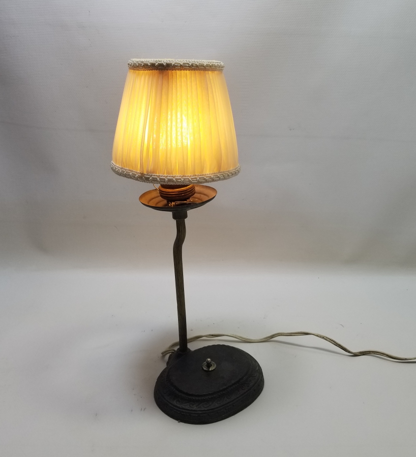 ÇALIŞIR DURUMDA ANTİKA MASA LAMBASI