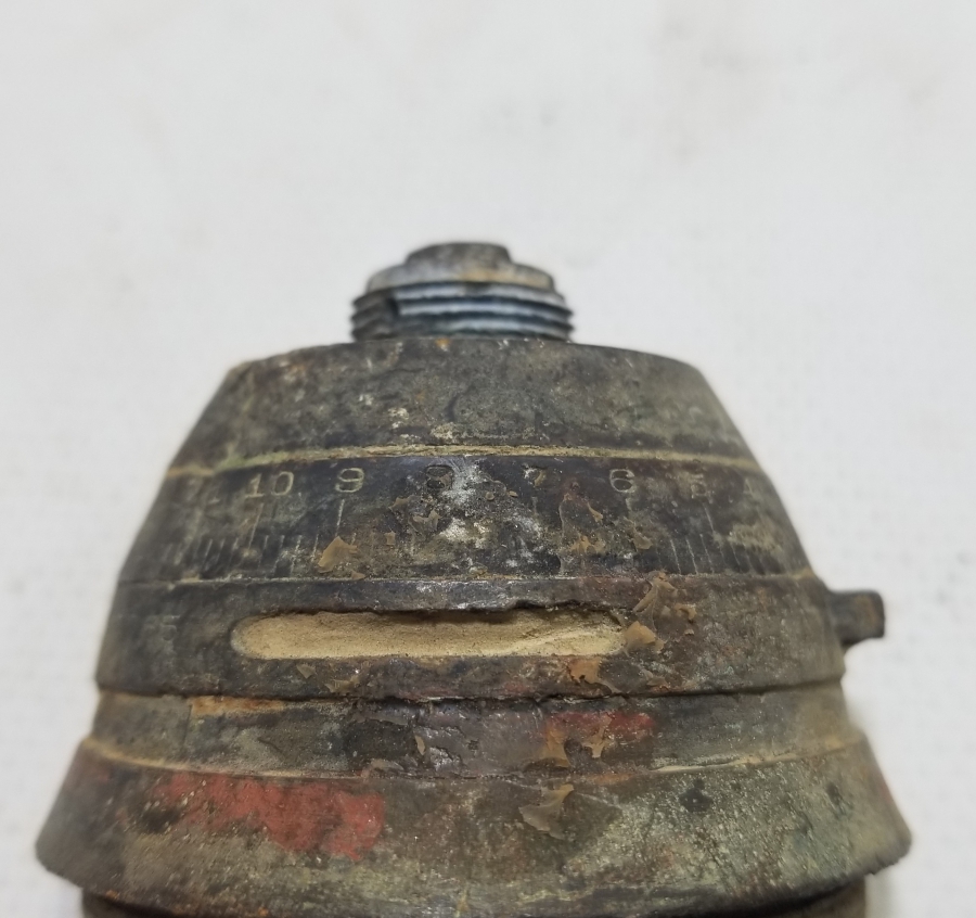 1. DÜNYA SAVAŞI DÖNEMİ GÖRSEL AMAÇLI ORTADAN KESİLMİŞ İNGİLİZ TOP MERMİSİ BAŞLIĞI