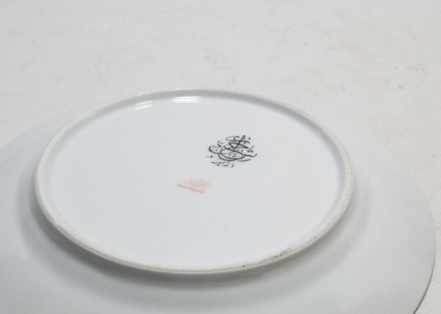 ARKASI OSMANLICA YAZILI VE ALTIN VARAKLI PORSELEN TABAK