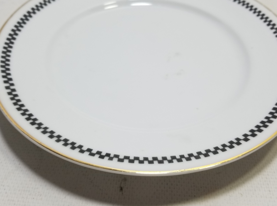 ARKASI OSMANLICA YAZILI VE ALTIN VARAKLI PORSELEN TABAK