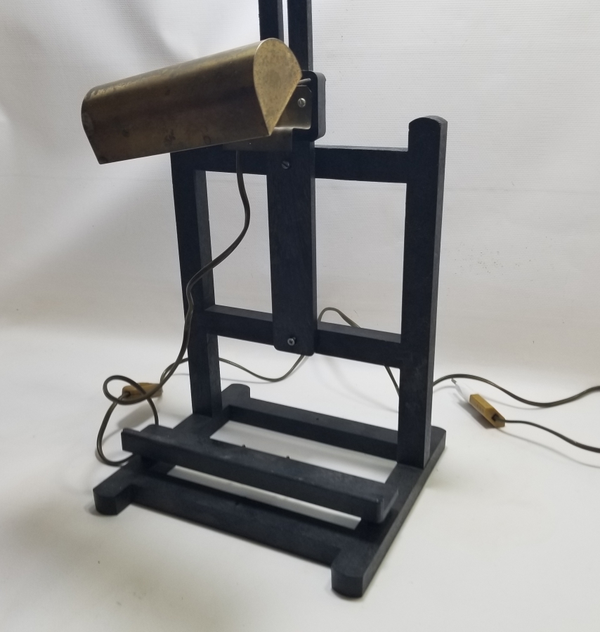 NADİR FORMDA AHŞAP AYAKLI ANTİKA TABLO STANDI