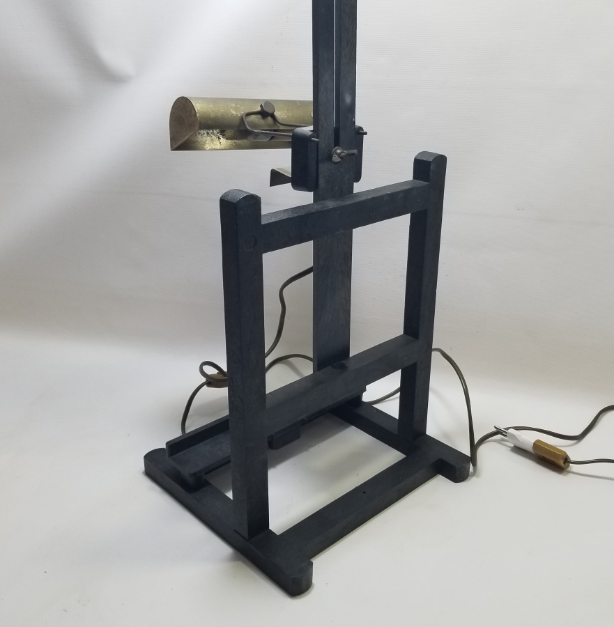 NADİR FORMDA AHŞAP AYAKLI ANTİKA TABLO STANDI