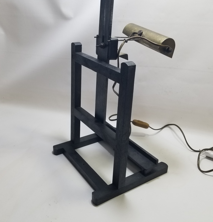 NADİR FORMDA AHŞAP AYAKLI ANTİKA TABLO STANDI