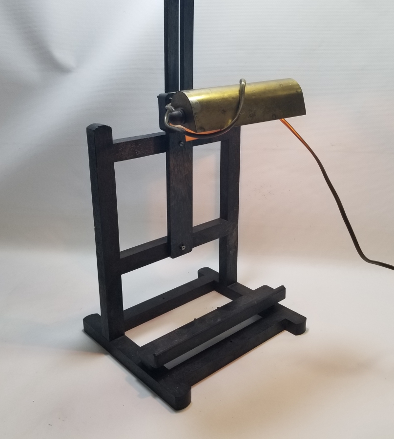 NADİR FORMDA AHŞAP AYAKLI ANTİKA TABLO STANDI