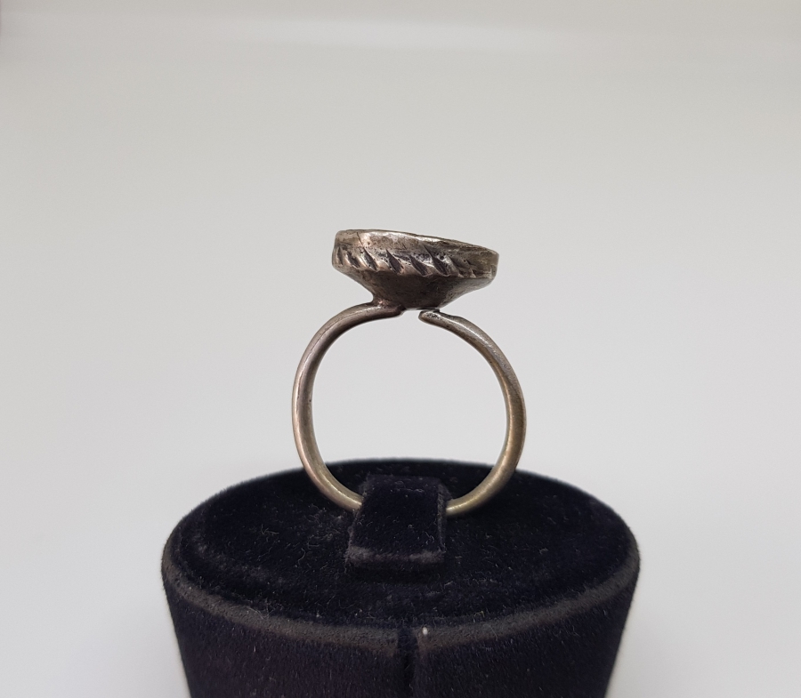 UZAKDOĞU YAPIMI ANTİKA YÜZÜK