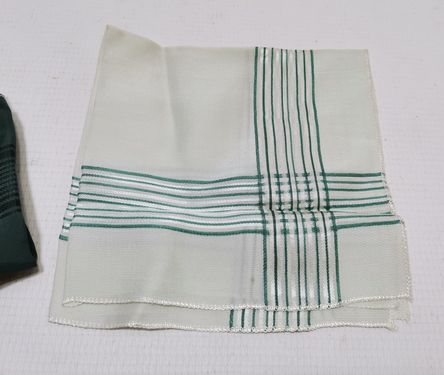 İKİ ADET ANTİKA İPEK BAYRAM MENDİLİ