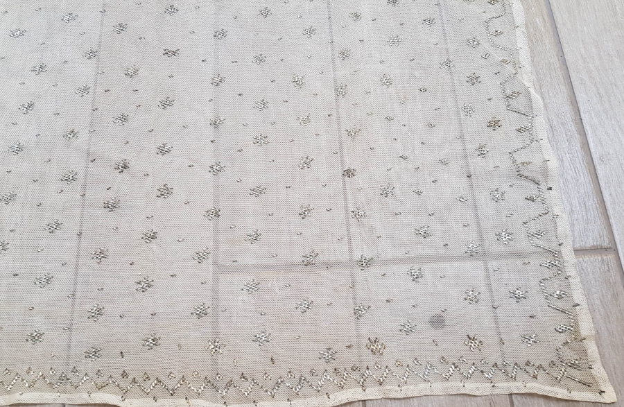 ANTİKA GÜMÜŞ TELKIRMA İŞÇİLİKLİ BÜYÜK BOY GELİN ÖRTÜSÜ